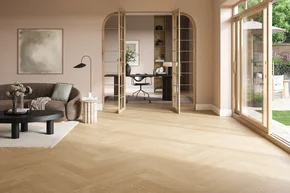 Wohnzimmer mit Blick auf Arbeitszimmer